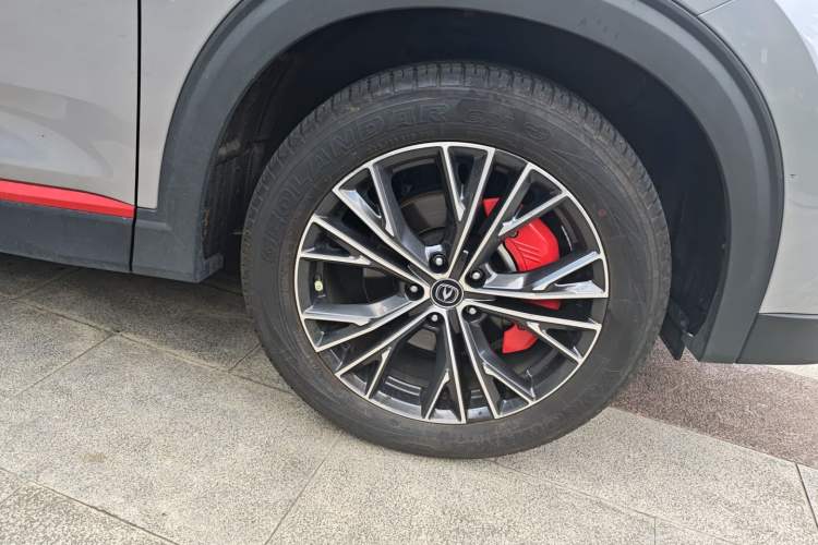 Used CHANGAN CS85 COUPE 2023 2.0T Automatic Luxury Version Right Front Wheel Hub