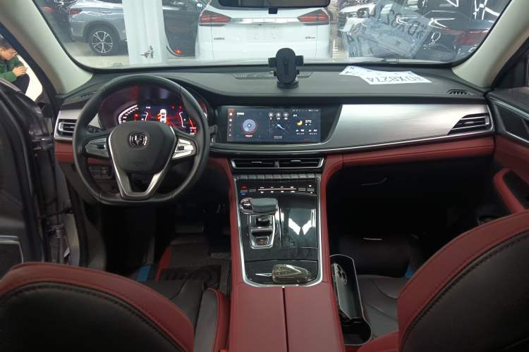 Used CHANGAN CS85 COUPE 2023 1.5T DCT Luxury Version Center Console