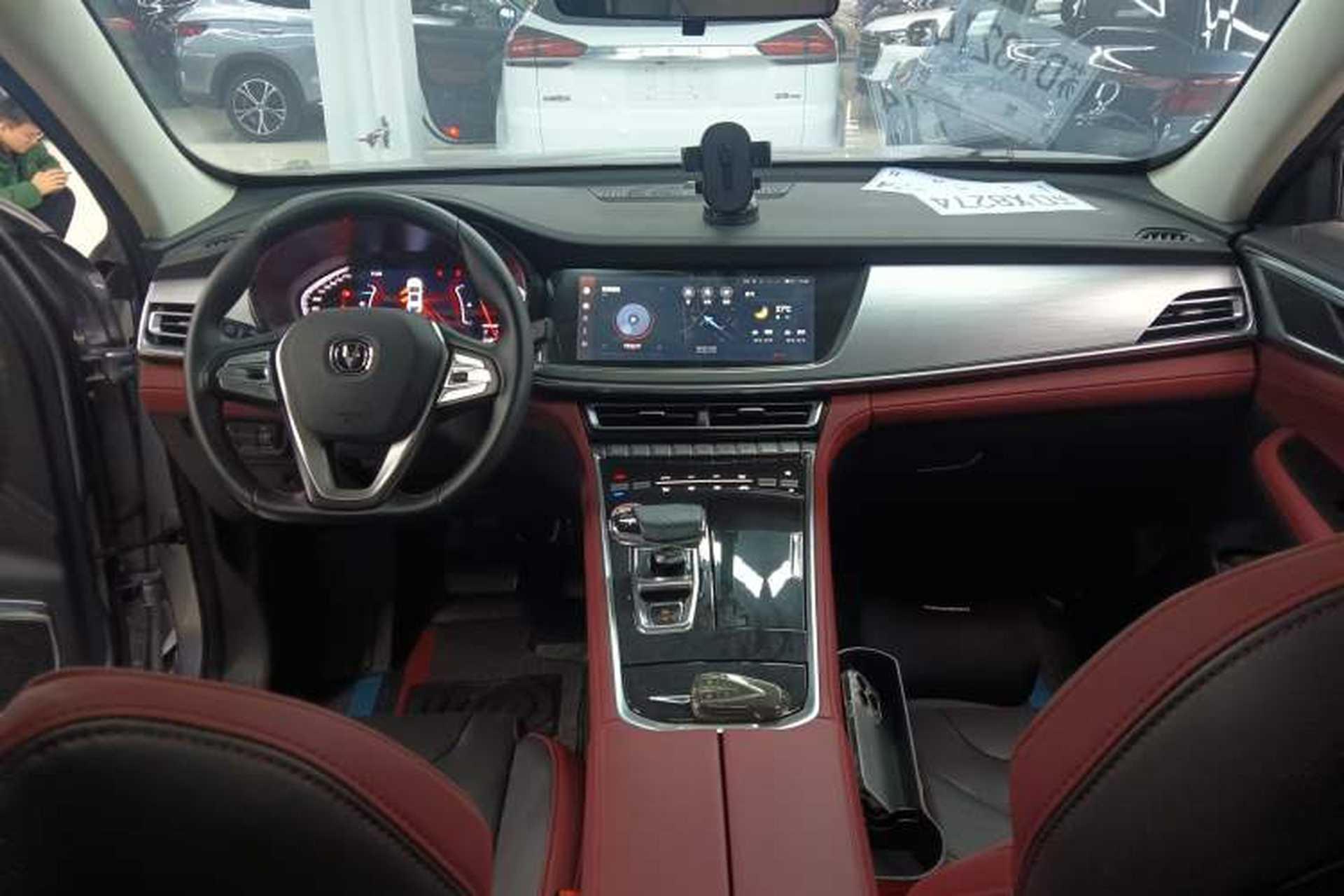 Used CHANGAN CS85 COUPE 2023 1.5T DCT Luxury Version Center Console