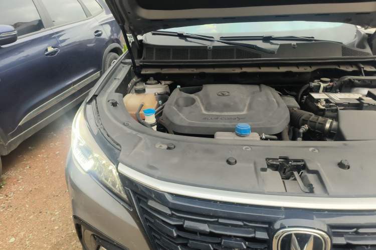 Used CHANGAN CS85 COUPE 2023 1.5T DCT Luxury Version Engine Bay Right