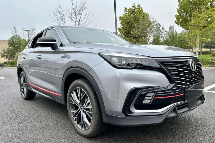Used CHANGAN CS85 COUPE 2023 1.5T DCT Luxury Version Front Right 45 Deg