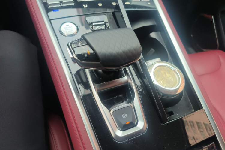 Used CHANGAN CS85 COUPE 2023 1.5T DCT Luxury Version Gear Lever