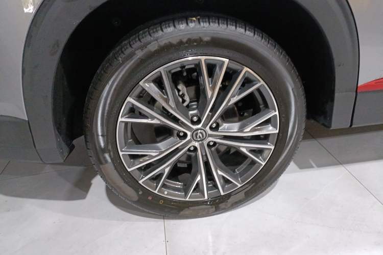 Used CHANGAN CS85 COUPE 2023 1.5T DCT Luxury Version Right Rear Wheel Hub