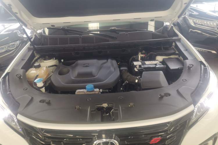 Used CHANGAN CS85 COUPE 2023 1.5T DCT Luxury Version Engine Bay
