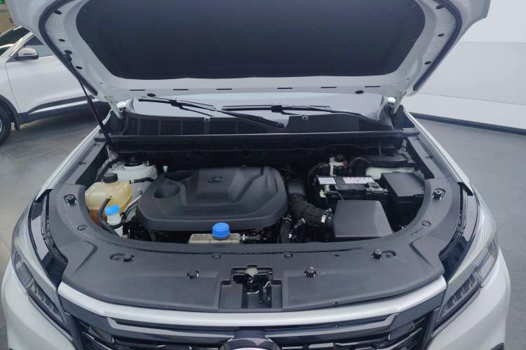 Used CHANGAN CS85 COUPE 2023 1.5T DCT Luxury Version Engine Bay