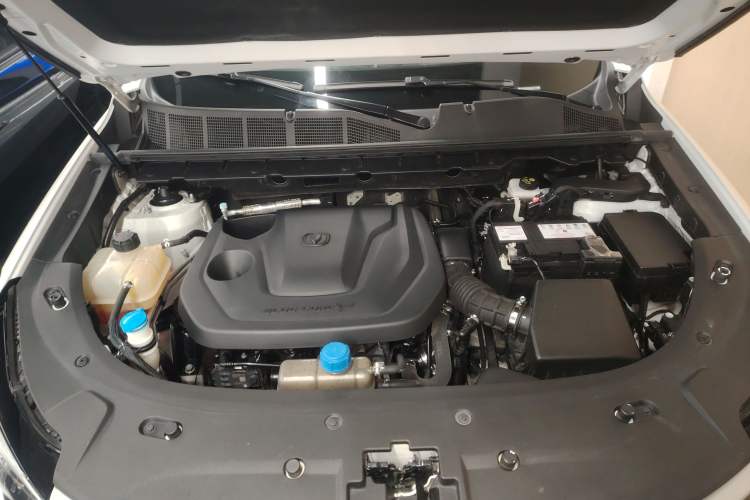 Used CHANGAN CS85 COUPE 2023 1.5T DCT Luxury Version Engine Bay