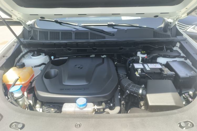 Used CHANGAN CS85 COUPE 2023 1.5T DCT Luxury Version Engine Bay