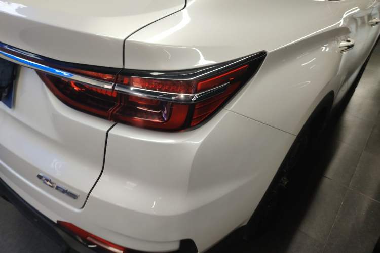 Used CHANGAN CS85 COUPE 2023 1.5T DCT Luxury Version Exterior 6