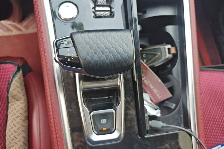 Used CHANGAN CS85 COUPE 2023 1.5T DCT Luxury Version Gear Lever