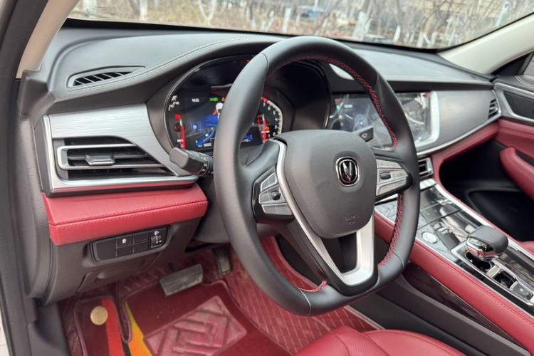 Used CHANGAN CS85 COUPE 2023 1.5T DCT Luxury Version Interior 10
