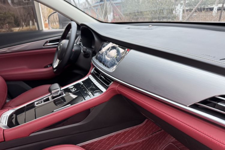 Used CHANGAN CS85 COUPE 2023 1.5T DCT Luxury Version Interior 2