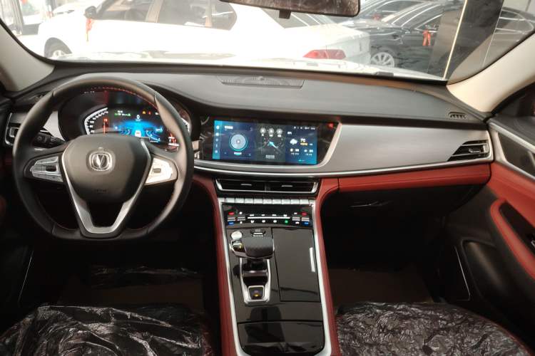 Used CHANGAN CS85 COUPE 2023 1.5T DCT Prestige Edition Interior 3