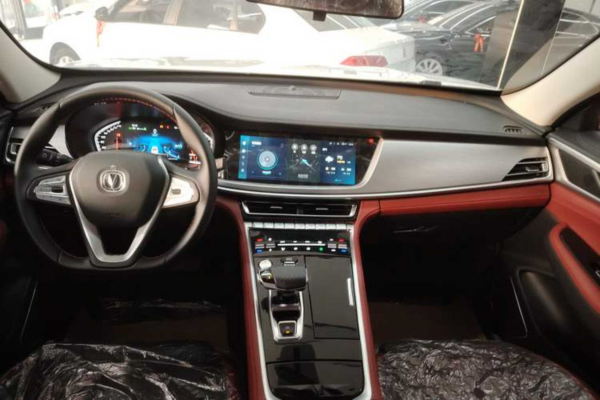 Used CHANGAN CS85 COUPE 2023 1.5T DCT Prestige Edition Interior 3