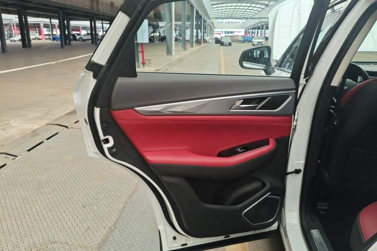 Used CHANGAN CS85 COUPE 2023 1.5T DCT Prestige Edition Interior 8
