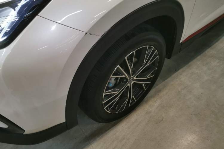 Used CHANGAN CS85 COUPE 2023 1.5T DCT Luxury Version Left Front Wheel Hub