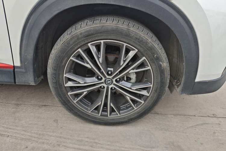 Used CHANGAN CS85 COUPE 2023 1.5T DCT Luxury Version Right Front Wheel Hub