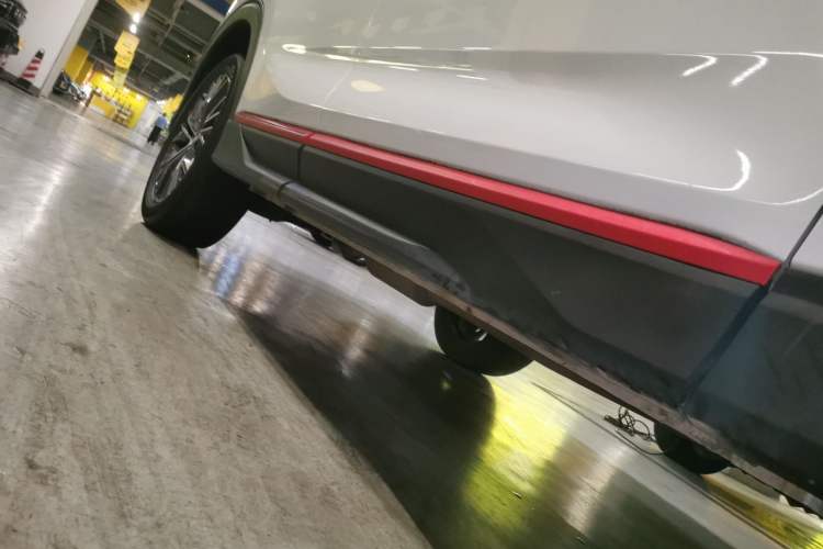 Used CHANGAN CS85 COUPE 2023 1.5T DCT Luxury Version Right Side Sill