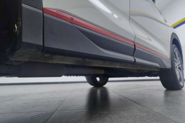 Used CHANGAN CS85 COUPE 2023 1.5T DCT Luxury Version Right Side Sill