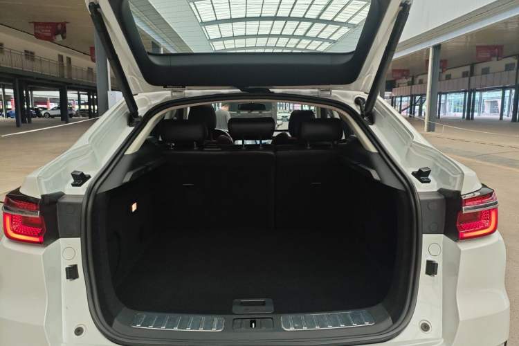 Used CHANGAN CS85 COUPE 2023 1.5T DCT Prestige Edition Trunk