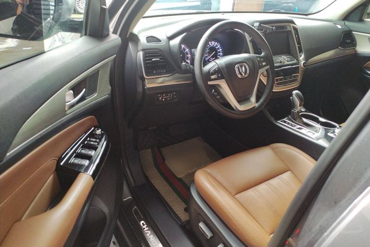 Used CHANGAN CS95 2017 2.0T Two-Wheel Drive Zhitu Edition Interior 2