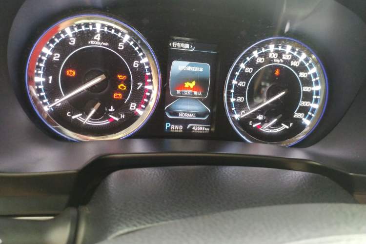 Used CHANGAN CS95 2017 2.0T Two-Wheel Drive Zhitu Edition Odometer Close Up