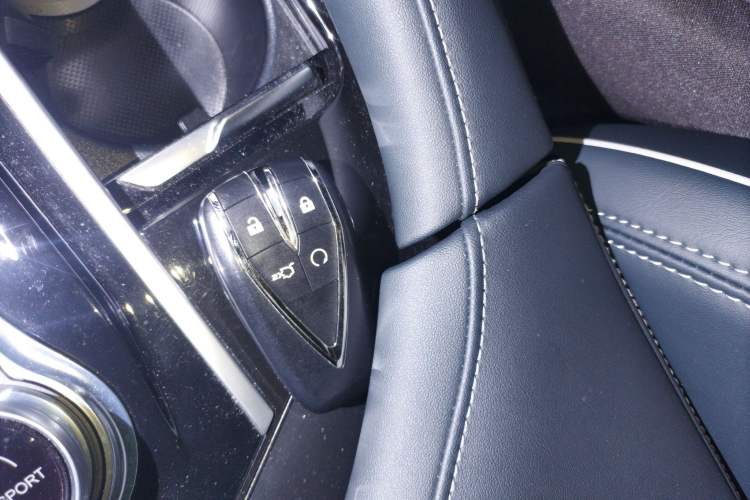 Used CHANGAN CS95 2023 2.0T Two-Wheel Drive Luxury PLUS Vehicle Key