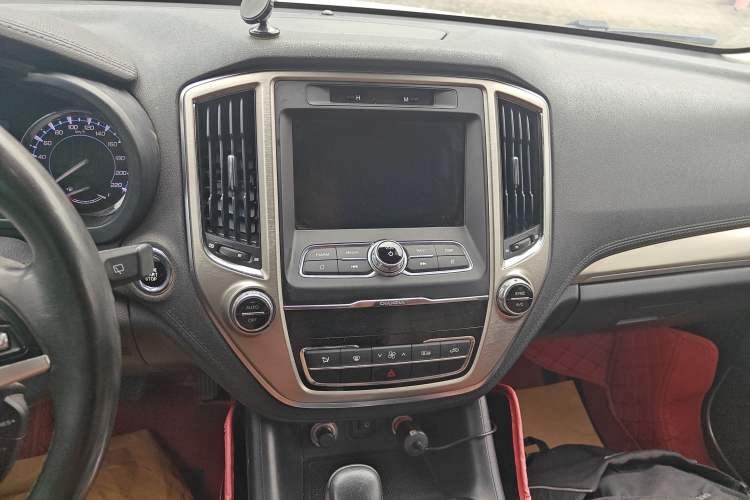 Used CHANGAN CS95 2017 2.0T Four-Wheel Drive SmartDrive Edition Audio And AC Panel