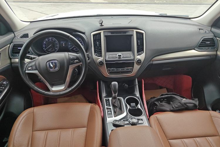 Used CHANGAN CS95 2017 2.0T Four-Wheel Drive SmartDrive Edition Center Console