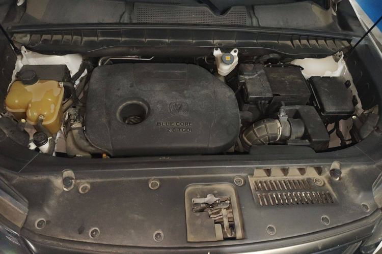 Used CHANGAN CS95 2021 2.0T Two-Wheel Drive Luxury Version Engine Bay