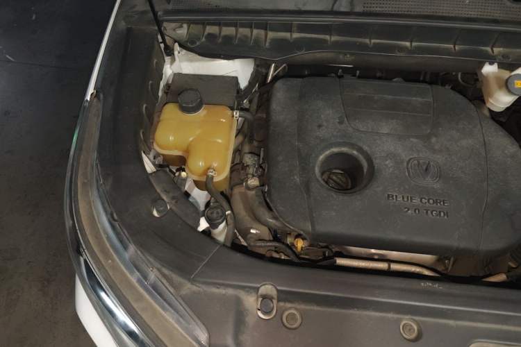 Used CHANGAN CS95 2021 2.0T Two-Wheel Drive Luxury Version Engine Bay Right
