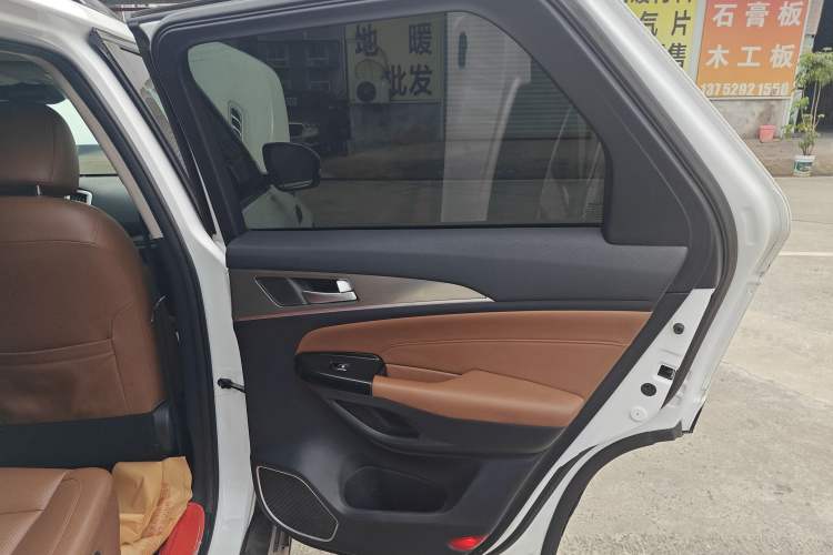 Used CHANGAN CS95 2017 2.0T Four-Wheel Drive SmartDrive Edition Right Rear Door Interior