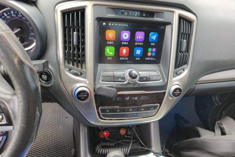 Used CHANGAN CS95 2017 2.0T Four-Wheel Drive SmartDrive Edition Audio And AC Panel