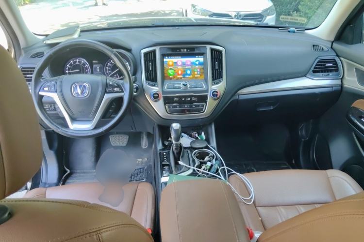 Used CHANGAN CS95 2017 2.0T Two-Wheel Drive Zhitu Edition Center Console
