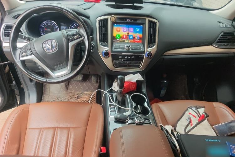 Used CHANGAN CS95 2017 2.0T Two-Wheel Drive Zhitu Edition Center Console