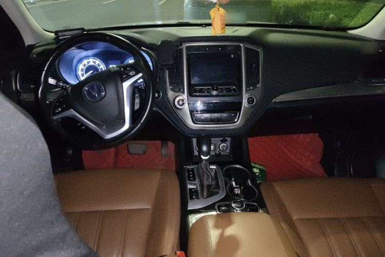 Used CHANGAN CS95 2017 2.0T Two-Wheel Drive Zhiyuan Edition Center Console