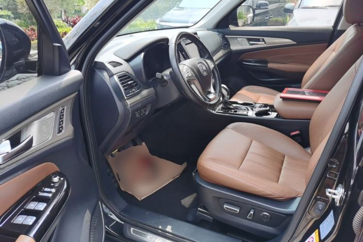 Used CHANGAN CS95 2017 2.0T Four-Wheel Drive ZhiZun Edition Driver Seat