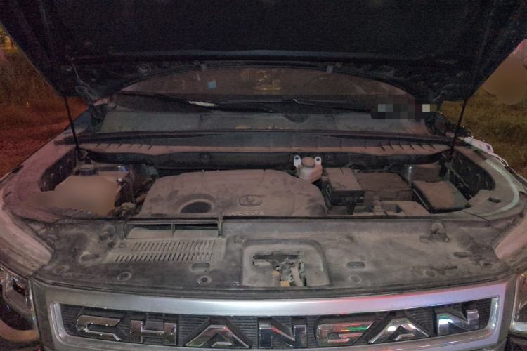 Used CHANGAN CS95 2017 2.0T Two-Wheel Drive Zhiyuan Edition Engine Bay