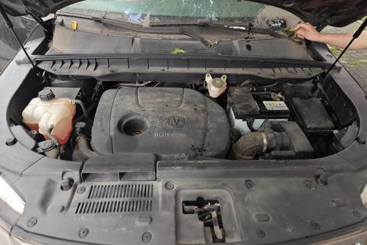Used CHANGAN CS95 2017 2.0T Two-Wheel Drive Zhitu Edition Engine Bay