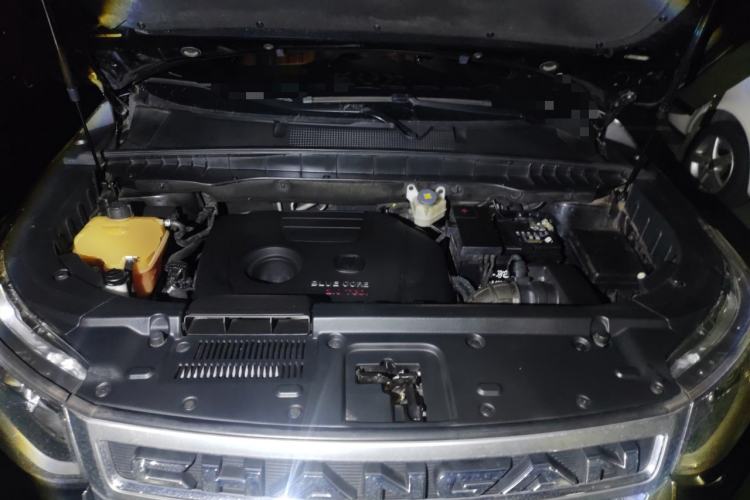 Used CHANGAN CS95 2017 2.0T Four-Wheel Drive SmartDrive Edition Engine Bay