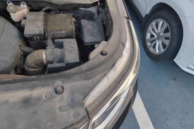 Used CHANGAN CS95 2017 2.0T Two-Wheel Drive Zhitu Edition Engine Bay Left