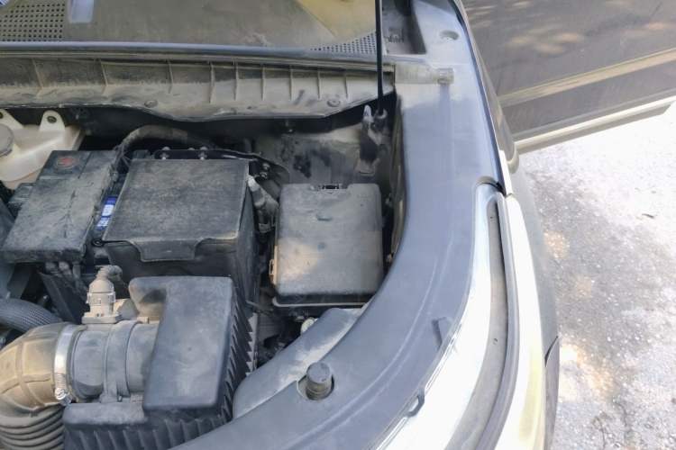 Used CHANGAN CS95 2017 2.0T Two-Wheel Drive Zhitu Edition Engine Bay Left