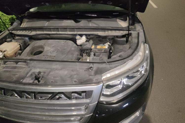 Used CHANGAN CS95 2017 2.0T Two-Wheel Drive Zhiyuan Edition Engine Bay Left