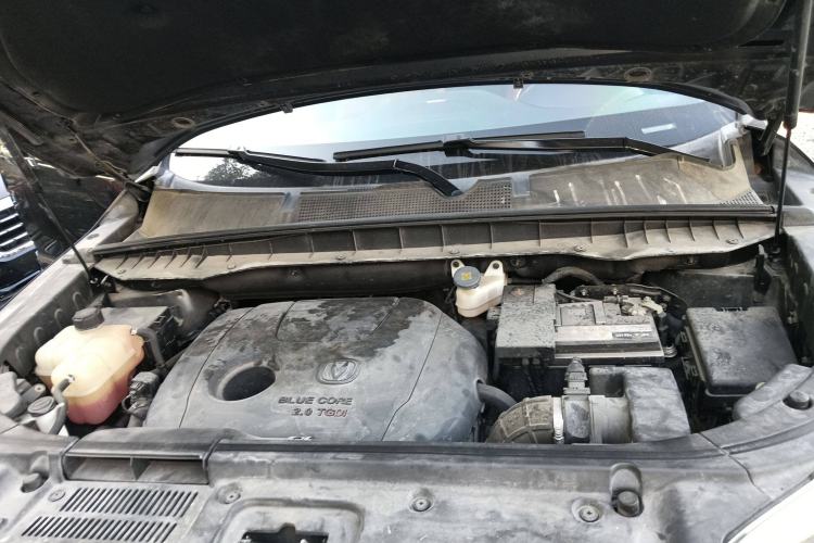 Used CHANGAN CS95 2017 2.0T Two-Wheel Drive Zhituo Edition Engine Bay