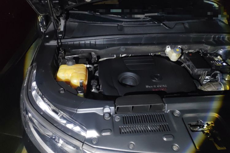 Used CHANGAN CS95 2017 2.0T Four-Wheel Drive SmartDrive Edition Engine Bay Right
