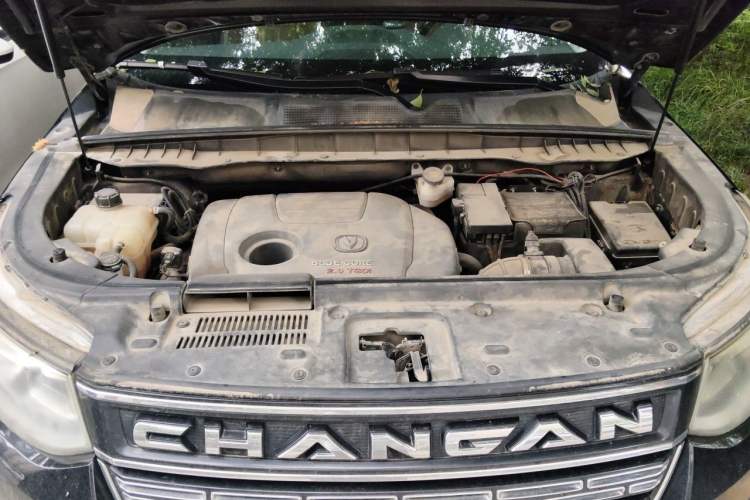 Used CHANGAN CS95 2017 2.0T Two-Wheel Drive Zhituo Edition Engine Bay