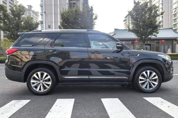 Used CHANGAN CS95 2017 2.0T Two-Wheel Drive Zhituo Edition Exterior 3