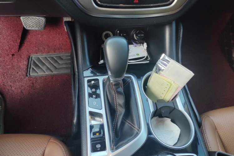 Used CHANGAN CS95 2017 2.0T Two-Wheel Drive Zhitu Edition Gear Lever