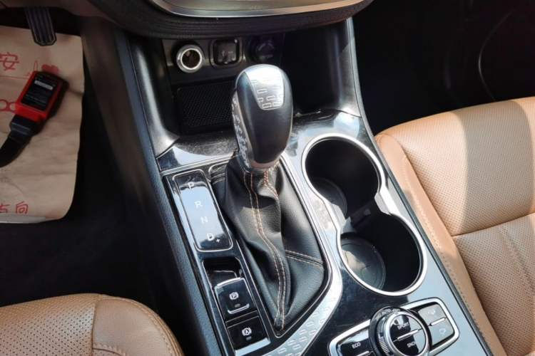 Used CHANGAN CS95 2017 2.0T Four-Wheel Drive ZhiZun Edition Gear Lever