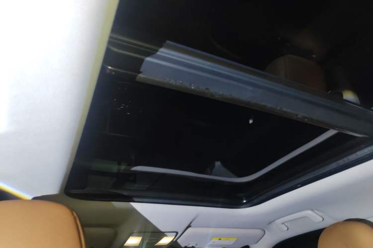 Used CHANGAN CS95 2017 2.0T Four-Wheel Drive SmartDrive Edition Headliner