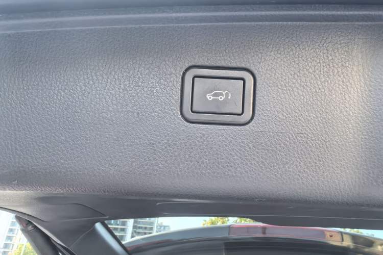 Used CHANGAN CS95 2017 2.0T Two-Wheel Drive Zhituo Edition Interior 11
